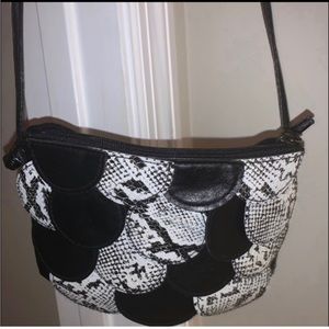 Bueno Black & White Shoulder Bag